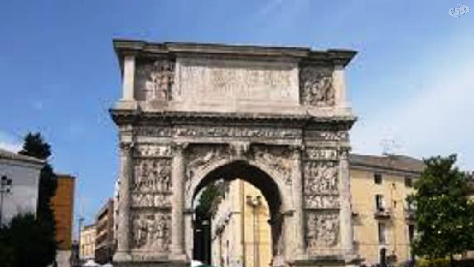 arco traiano benevento