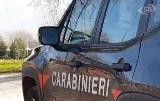 Abusivismo edilizio e gestione illecita di rifiuti. I Carabinieri denunciano due persone