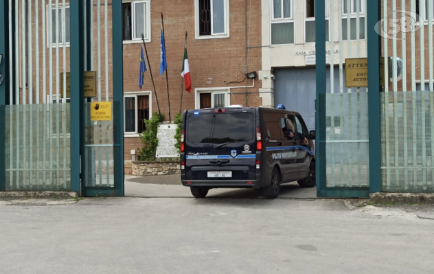 Carcere di Avellino, detenuto suicida. Procura apre inchiesta