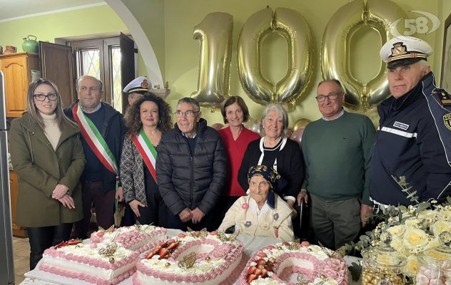 I 100 anni di Vincenzina Minichiello: Grotta in festa