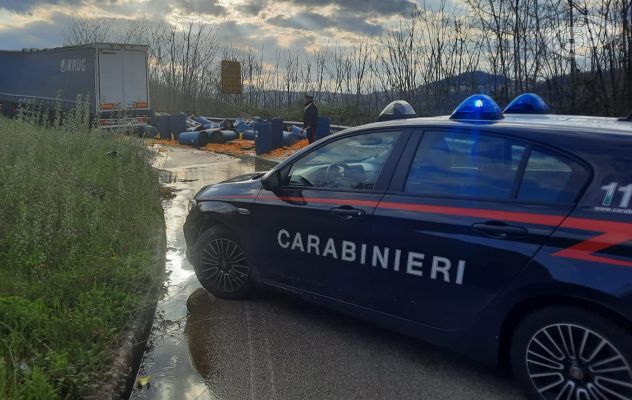 Paternopoli, perdita di carico sulla SP 261: intervengono i Carabinieri