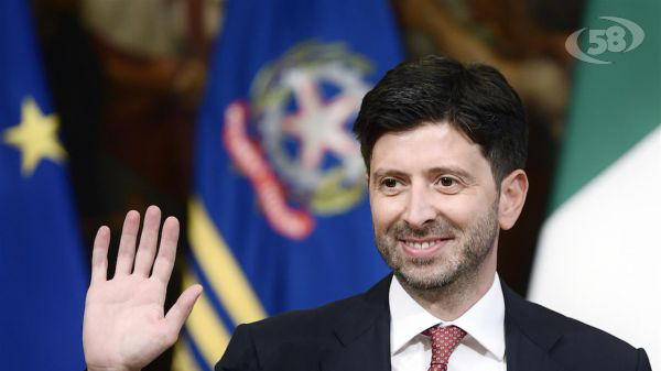 Dal covid ad una nuova idea di sanità, Speranza a Frigento per presentare il suo libro