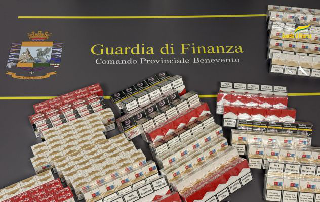 Beccato con 43 stecche di sigarette, sequestro e maxi sanzione