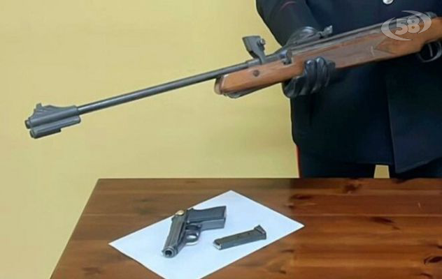 Sigarette e carburante sotto minaccia di una pistola, preso dai Carabinieri