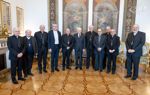 I Vescovi incontrano il presidente della Repubblica, Mattarella: "Partiamo dalle periferie" 