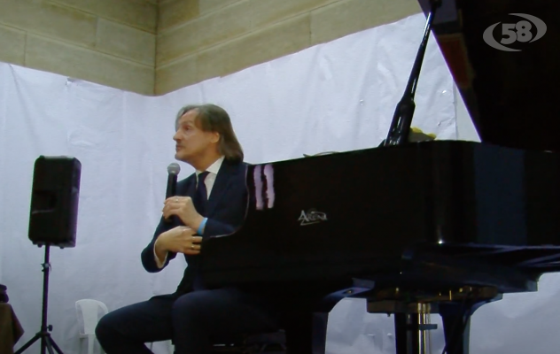 Studenti arianesi incontrano il narratore e pianista Leonardo Acone