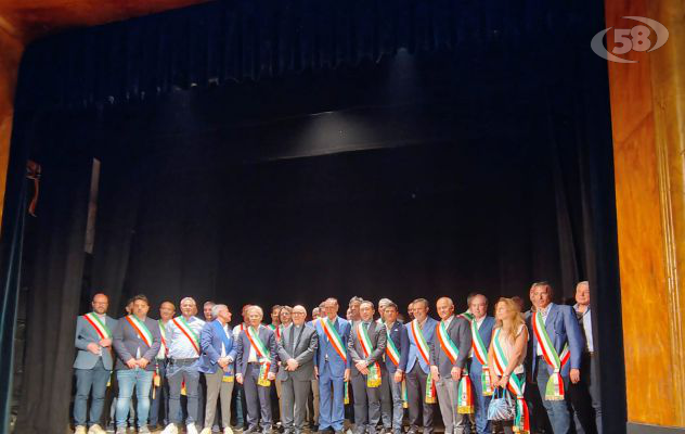 Mastella chiama a raccolta sindaci e Chiesa: firmata la mozione per la pace. "Due popoli, due Stati"/VIDEO