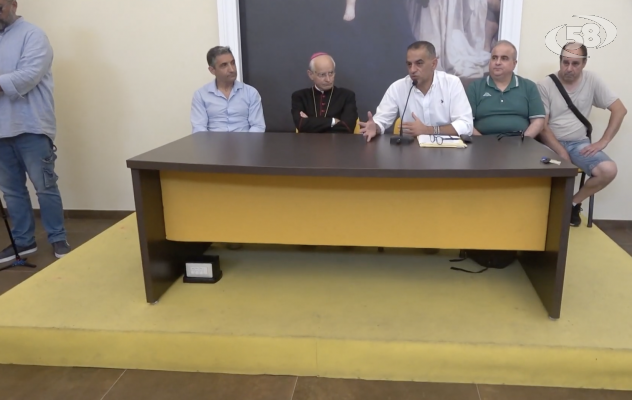 Arcelor, lavoratori dal Vescovo. Aiello striglia la politica