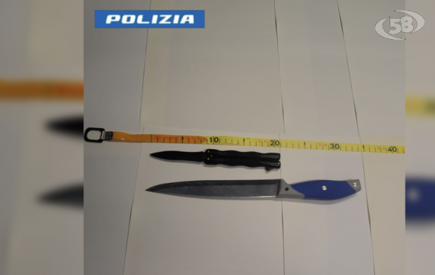 Avellino, lite tra 14enni: spuntano due coltelli