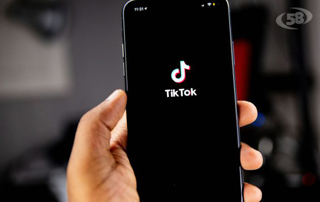 Il linguaggio dei creator: TikTok e l’evoluzione dei contenuti brevi nel panorama social