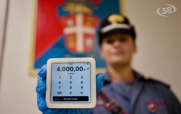 In giro con un Pos mobile pirata, rubava così i soldi dal conto corrente: 36enne arrestata dai Carabinieri di Sorrento