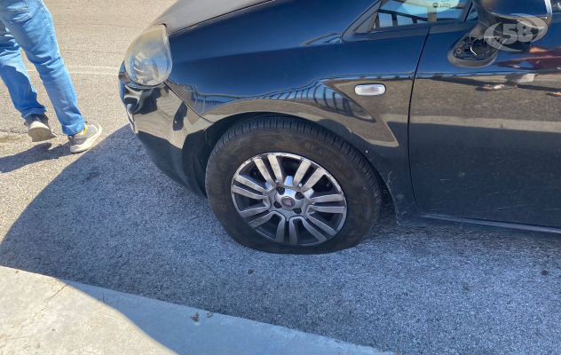 Ariano, auto danneggiate: s'indaga per risalire ai responsabili