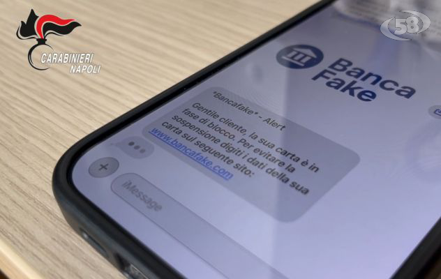 Si fingevano operatori bancari, così prosciugavano i conti delle ignare vittime: arrestati/VIDEO