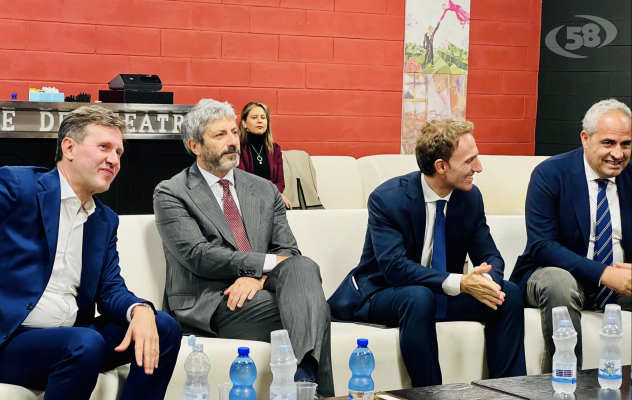 Fico a Lacedonia: "Acqua pubblica e investimenti sulle reti"