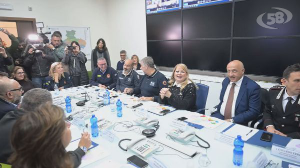 Terremoto, vertice in Prefettura: nessun danno rilevante, attenzione alta sulle scuole