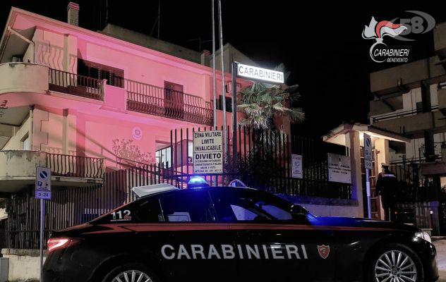 Aggredì Carabiniere fuori servizio e una donna. Trovato anche con una cesoia e un coltello: finisce in carcere