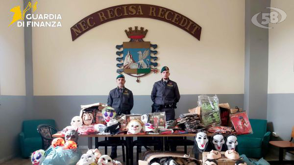 Halloween, maxi sequestro a Napoli e provincia. Blitz della Finanza: oltre 100mila prodotti non sicuri/VIDEO