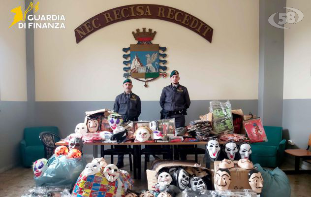 Halloween, maxi sequestro a Napoli e provincia. Blitz della Finanza: oltre 100mila prodotti non sicuri/VIDEO