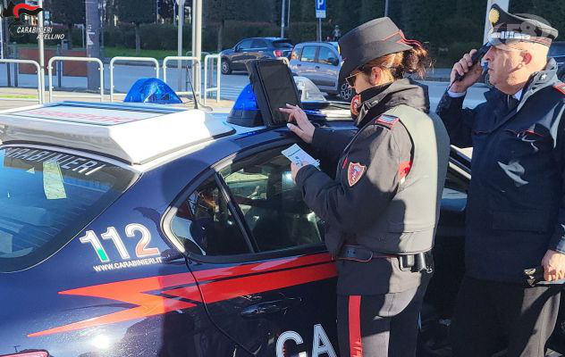 Pendolari del furto nei supermercati, i Carabinieri arrestano 4 rumeni