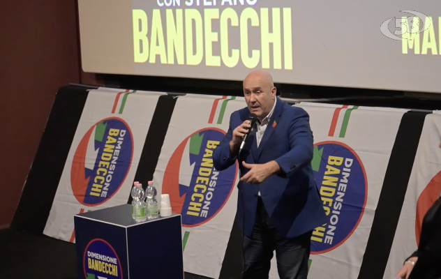 Bandecchi in Irpinia: "Chi vuole cambiare, voti per me"