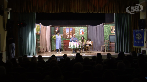 Teatro, a Sturno “Una Famiglia Perbene” della compagnia “Luciano Li Pizzi”