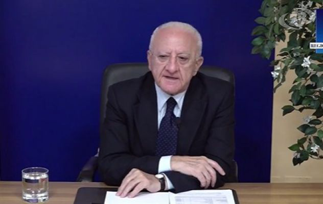 Regionali, De Luca ironizza: "Ora sono un monaco rimasto col suo saio". Poi messaggi forti e chiari/VIDEO