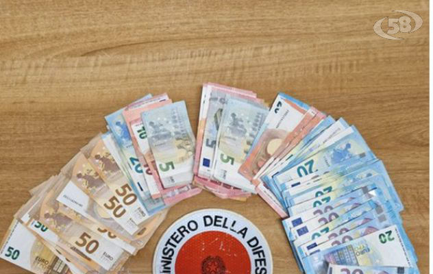 Droga in casa e in auto, giovane arrestato in fragranza di reato