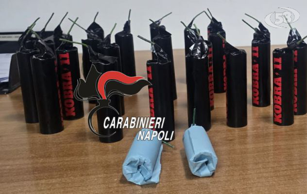 Bambini di 2 e 10 anni tra 'Cobra': genitori arrestati. A bordo dell'auto con 29 pericolosi ordigni