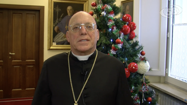 "Il Natale ci ricorda la concreta presenza di Dio nel mondo"