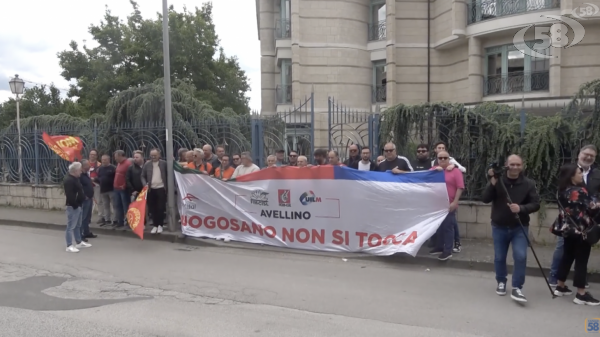 Ex Arcelor, presidio dei lavoratori al vertice in Prefettura