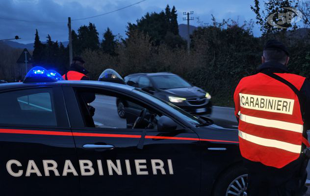 Possesso di droga e armi bianche, Carabinieri intensificano i controlli