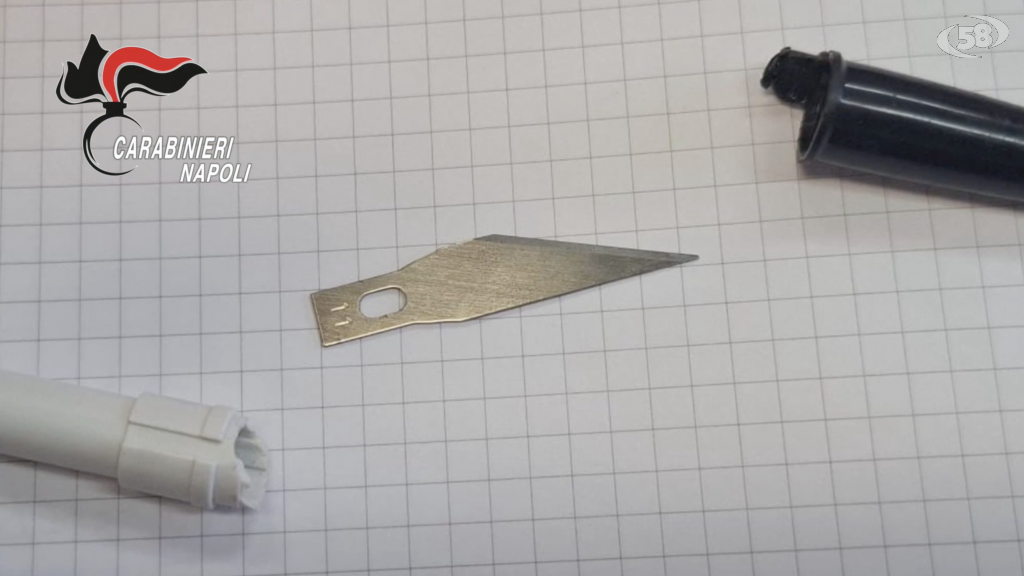Paura in una scuola, 13enne in classe con una pericolosa penna taglierino. La Preside chiama i Carabinieri. Genitori e minorenne nei guai