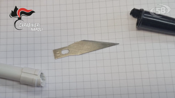 Paura in una scuola, 13enne in classe con una pericolosa penna taglierino. La Preside chiama i Carabinieri. Genitori e minorenne nei guai