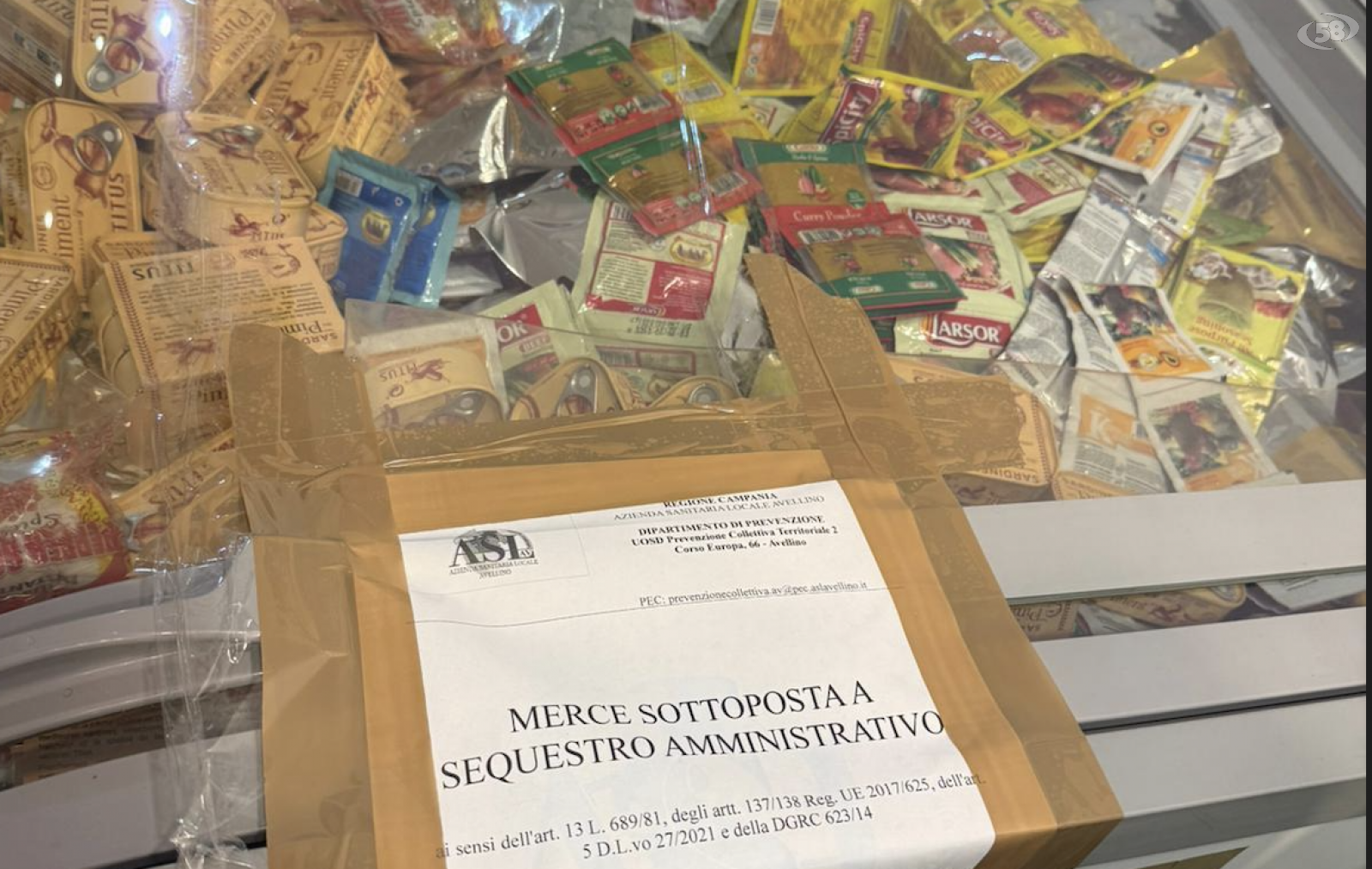Alimenti scaduti e privi di tracciabilità. Chiuso esercizio commerciale