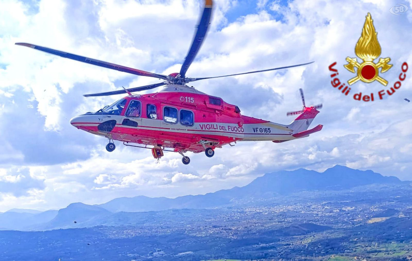 Precipita col parapendio, trasportato in elicottero al Moscati