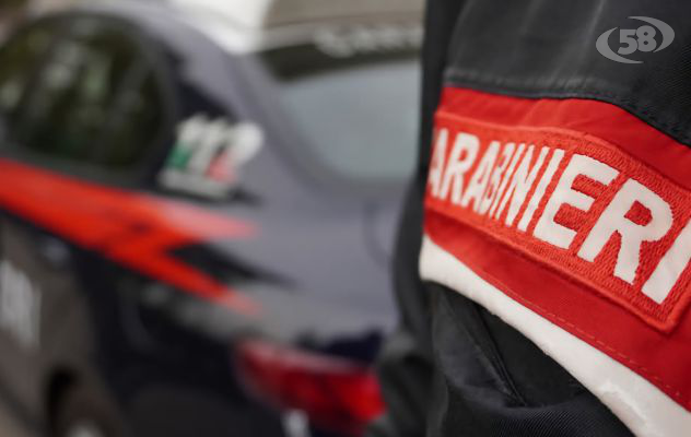 Tenta di sottrarsi al controllo dei Carabinieri e getta droga durante la fuga: denunciato un 30enne