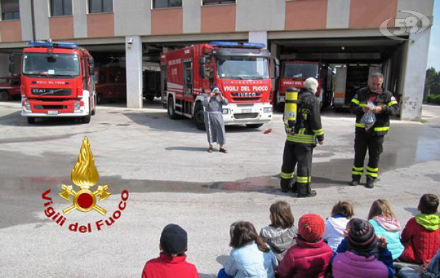 Pompieri per un giorno: i piccoli alunni di Solofra incontrano i Vigili del Fuoco