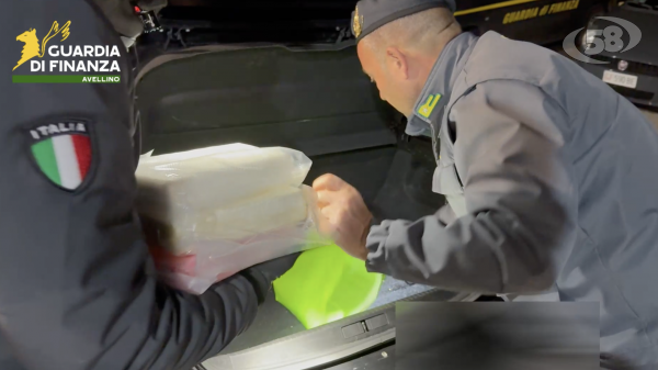 Ariano, beccato con oltre tre chilogrammi di droga nell'auto