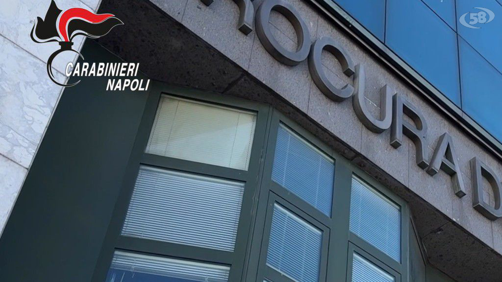 Sparano 8 colpi d'arma da fuoco in pieno giorno: arrestati. Le immagini della 'stesa' nel video