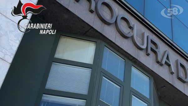 Sparano 8 colpi d'arma da fuoco in pieno giorno: arrestati. Le immagini della 'stesa' nel video