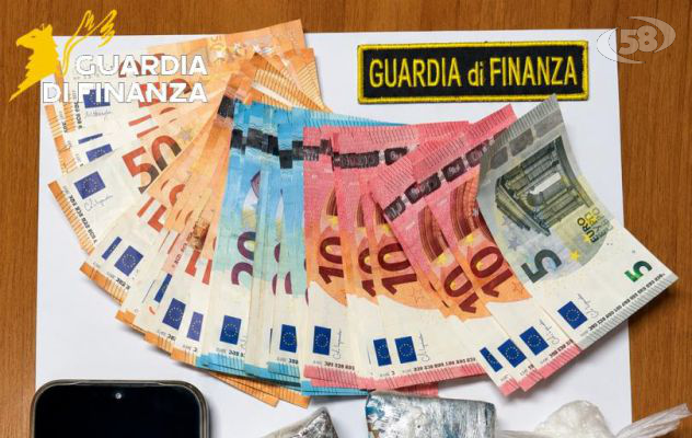 Scovata con cocaina in auto e denaro contante, arrestata dalla Finanza di Benevento