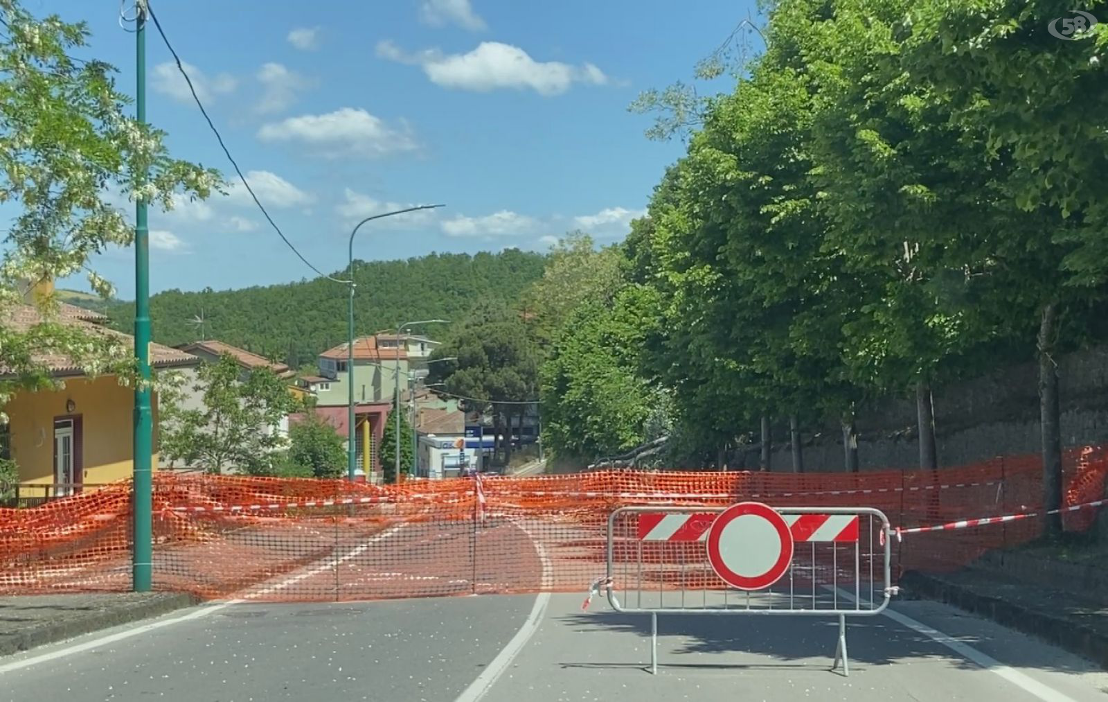 Ariano, frana costone: chiusa Via Nazionale