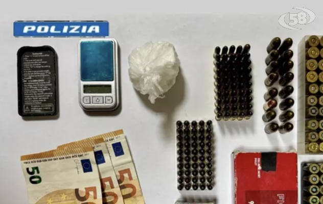 Cocaina e oltre 200 proiettili nascosti in auto: arrestato 36enne
