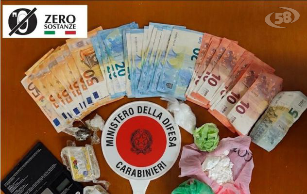 Cocaina e hashish in casa, bltiz dei Carabinieri: arrestata una donna di 41 anni