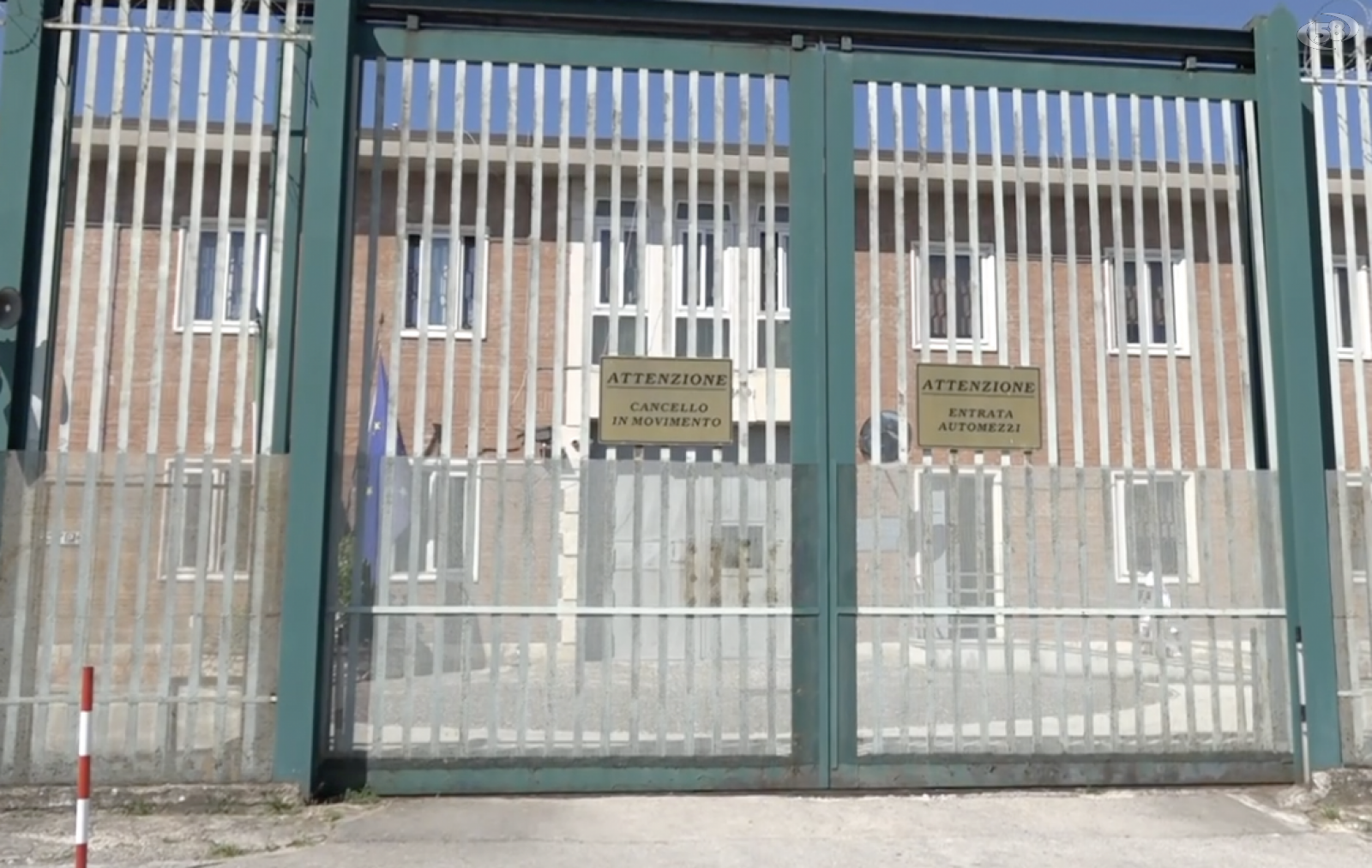 Carcere di Avellino, sequestrati droga e smartphone