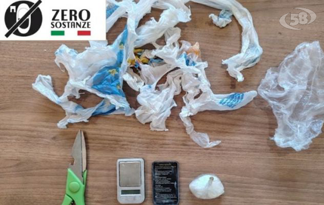 Spaccio di stupefacenti: arrestato 34enne, sequestrati cocaina e materiale per il confezionamento