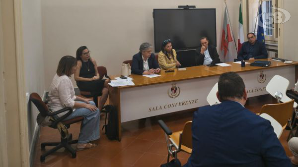 Mensa, riunione al Comune: "Dialogo sereno con i dirigenti scolastici, aperture sul pasto da casa"