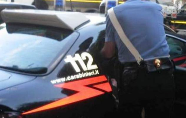 Ruba uno scooter ma non si accorge che è parcheggiato davanti alla Caserma: 28enne arrestato