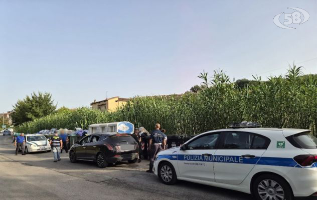 Sversamenti irregolari e conferimento rifiuti fuori orario, pugno duro dell'Asia: cittadini multati