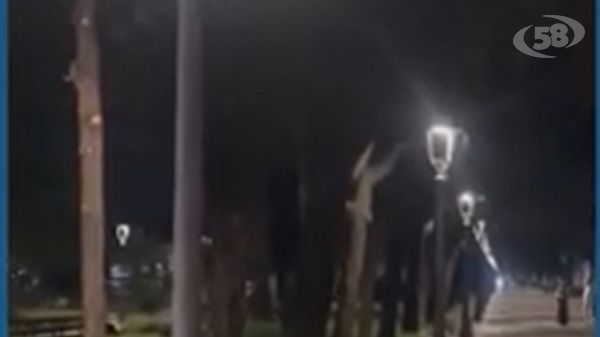 Il lungomare di Salerno cambia look: più luci. De Luca: ora è anche più sicuro/VIDEO